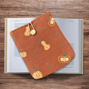 Embroidered pumpkin Kindle Sleeve, Padded Book Sleeve, Book Pouch，Kindle Paperwhite Case, Kindle Oasis Cover, IPad Sleeve, Cute Book Sleeve