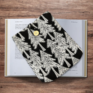 Embroidered tree Kindle Sleeve, Padded Book Sleeve, Book Pouch Kindle Paperwhite Case, Kindle Oasis Cover, Cute Book Sleeve