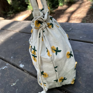 Name Custom Insulated Lunch Bag with drawstring closure, Travel Bag, Organizer Bag Embroidered daisy Handbag gift for her