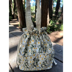 Name Custom Insulated Lunch Bag with drawstring closure, Travel Bag, Organizer Bag Handbag gift for teacher or mother Embroidered daisy