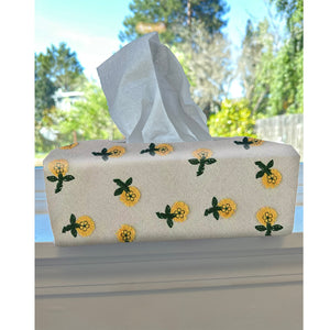 Rectangle Tissue Box Cover, Tissue Dispenser, Home Gift,Housewarming gift,Mothers Day Gift,Kitchen Decor,Bathroom Decor,Embroidered Daisy