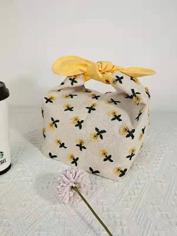 Daisy embroidered  lunch bag bento bag, zero waste cotton lunch bag,reusable lunch box Christmas gift Limited  only 10 pcs/month