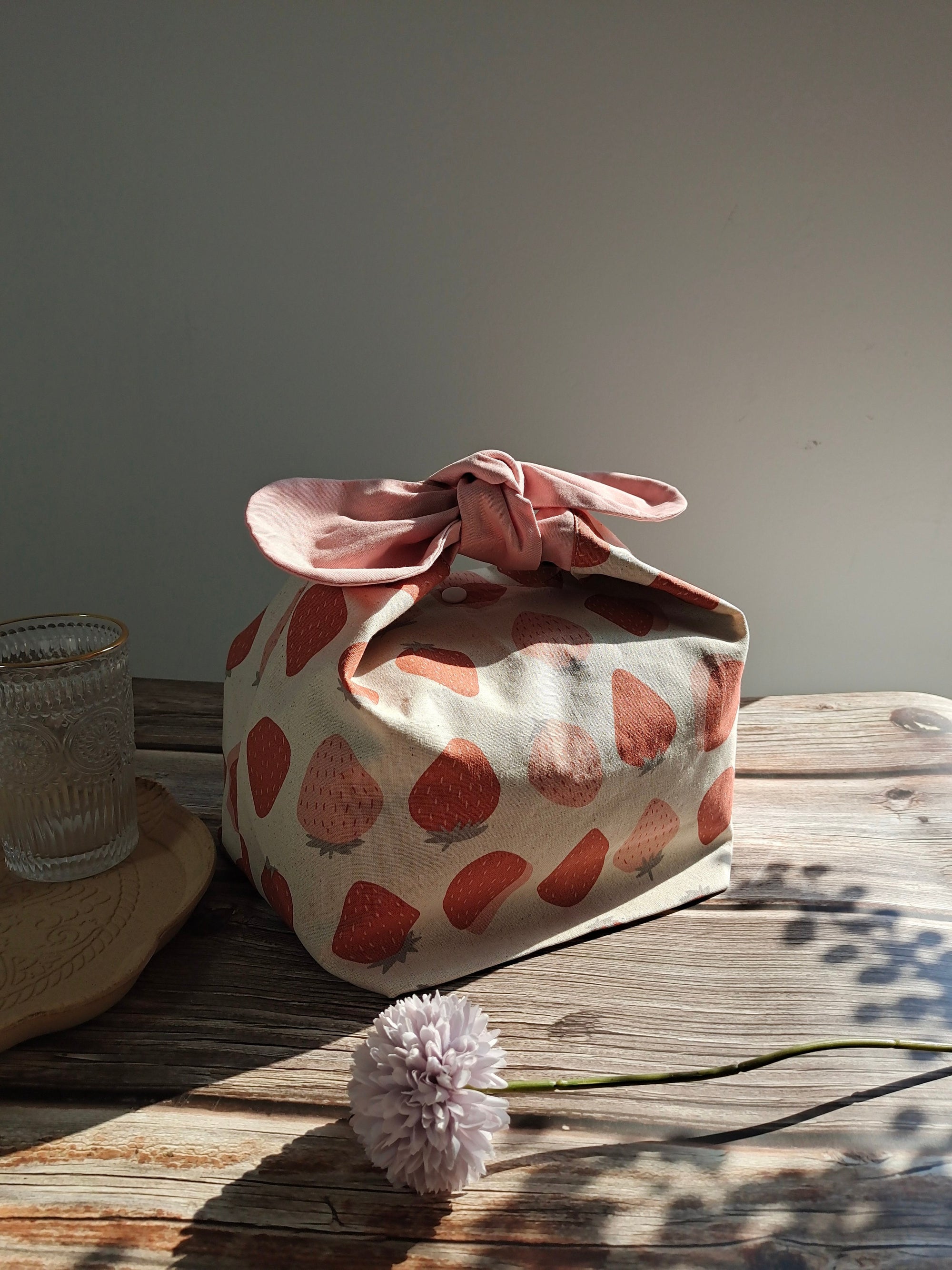 Strawberry Reusable   lunch bag bento bag, zero waste , Eco Friendly  lunch box cloth School Gift for Kids women